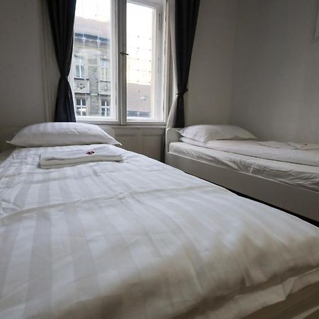Budapest Pest-Port Apartment 4 Rooms For 16 Person Buitenkant foto