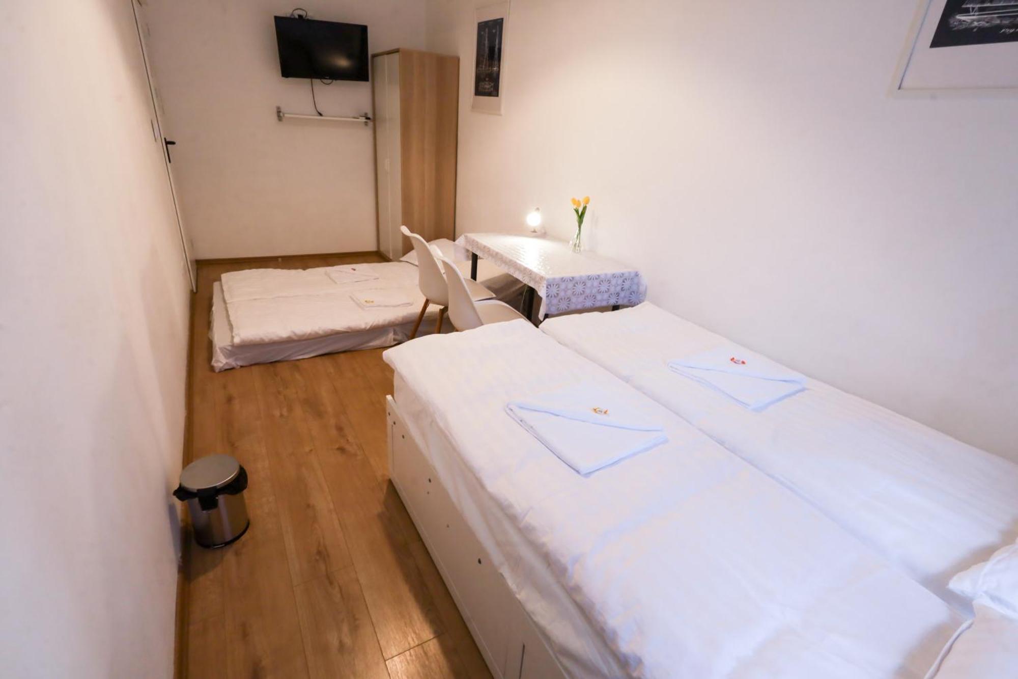 Budapest Pest-Port Apartment 4 Rooms For 16 Person Buitenkant foto